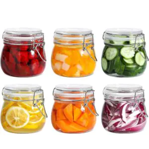 Set de borcane din sticlă de 500 ml cu închidere ermetică, ideale pentru depozitarea fructelor, legumelor și murăturilor.